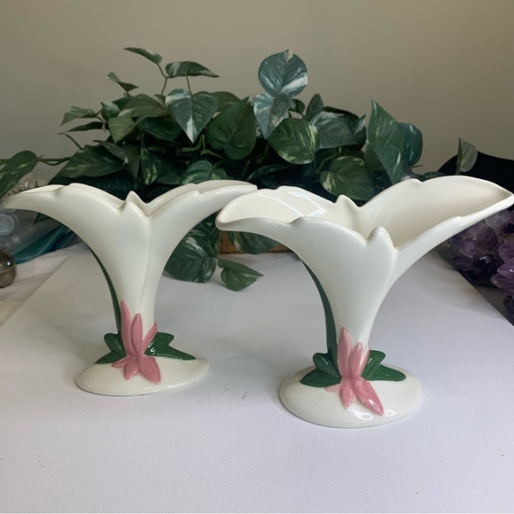 Pair Vintage Pink Flower Ceramic Fan Vases Cornucopia Style MCM 1950s White 7" - Picture 3 of 16